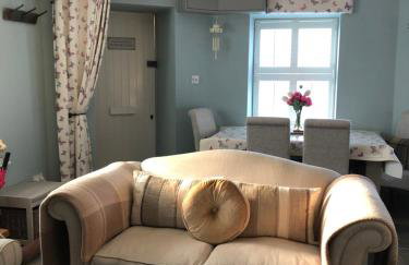 The Toll House - Photo 8