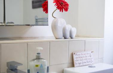 Large 1BR with Sofa Bed near ExCeL and Canning Town, Fast WiFi - Foto 15