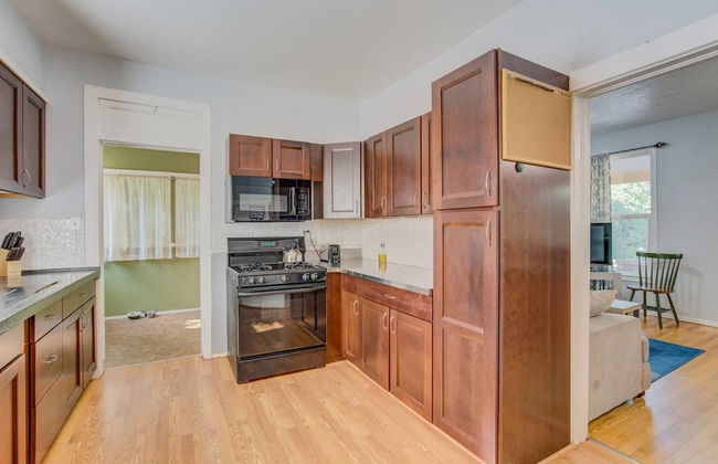 Downtown Practical & Pet-friendly Easy & Sensible - Photo 8