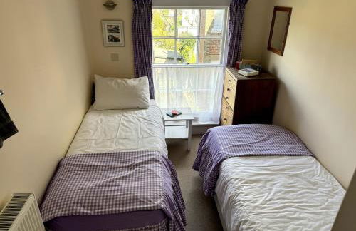 Gulls, charming seaside cottage, centrally located - Photo 9