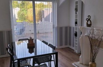 Ladbury House in Walsall near M6, Walsall Uni and Hospital, with free parking and easy access to Birmingham city centre and West Bromwich, only 20 mins to NEC and Birmingham airport, 15 mins to Villa Park, Great for contractors! - Foto 11