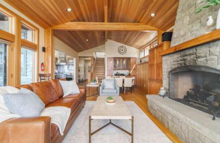 The Castle Rock Estate by Avantstay Steps From Arch Cape Beach w/ Hot Tub & Sauna - Foto 25