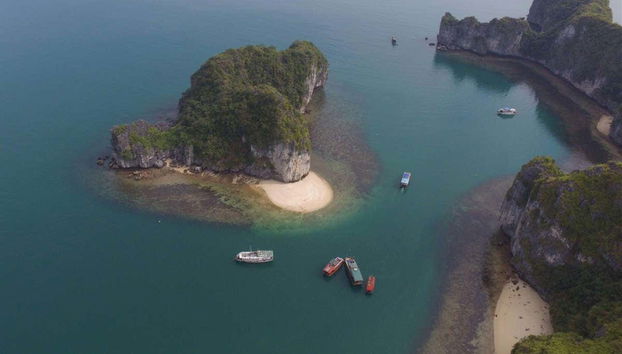 Vista aérea de la Bahía de Ha Long