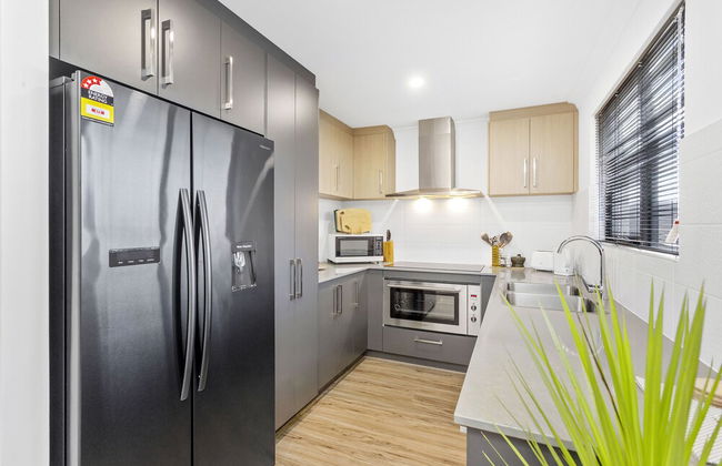 Perth Airport Hideaway - Photo 10