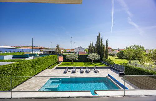 Villa Ula in Pula with heated pool, sauna & private tennis court - Photo 28