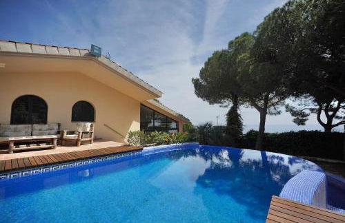 Villa de lujo de 4 dormitorios, piscina y barbacoa - Foto 25