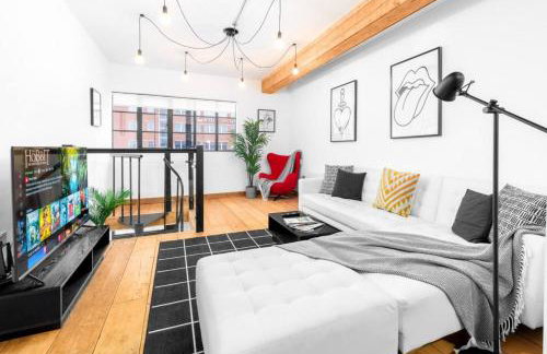 Spacious Loft Style Apartment - Near City Centre - Smart TV- WIFI - Parking - 3NT - Foto 1