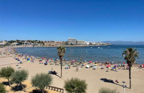 Apartamento con piscina a 50m de la playa - Foto 36