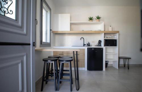 Kotinos Luxury Suites - Photo 32