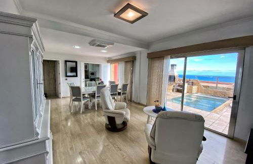 Luxury 5 star Villa Violetta with amazing sea view, jacuzzi and heated pool - Foto 10