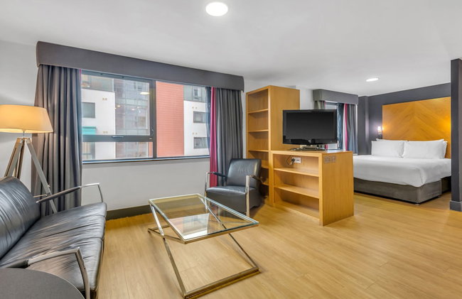 Roomzzz Leeds City West - Foto 15