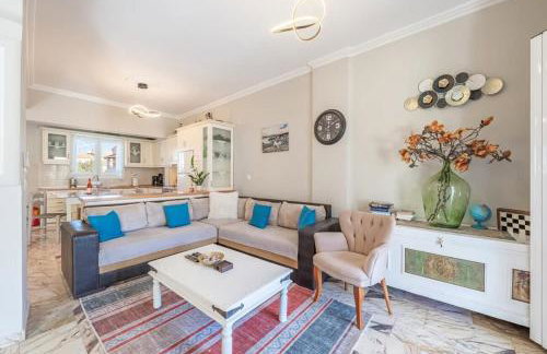 Donna's Luxury home in Kassiopi with Pool 300m to Sea - Photo 3