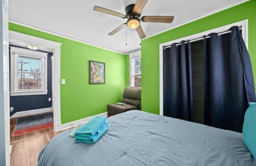 Cozy & Creative Top Unit in Lou's Arts District - Foto 18