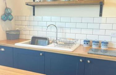 Blue Anchor House - Seaview, Hot Tub Apartments - Photo 57