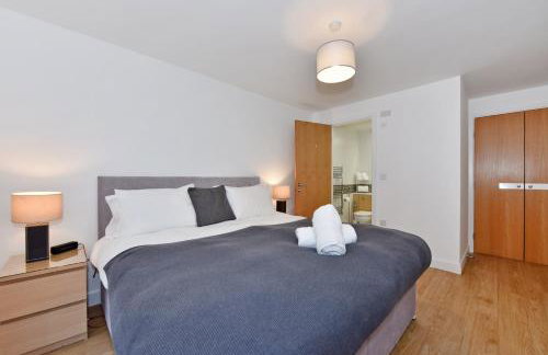 The Vizion serviced apartments from Pincott Properties - free parking, private balcony, and WiFi - Photo 61