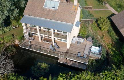 Garden Villa CW70 HOT TUB Lakeside Spa - Foto 1