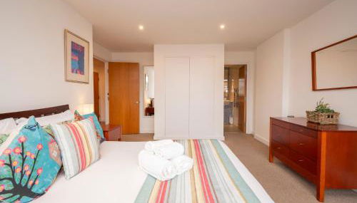 Bright Spacious Modern 5th flr City Oasis-Sleeps 6 - Pass the Keys - Foto 5