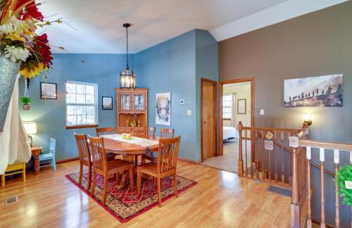 Burnside Resort Cabin with Hot Tub and Outdoor Spots! - Foto 12