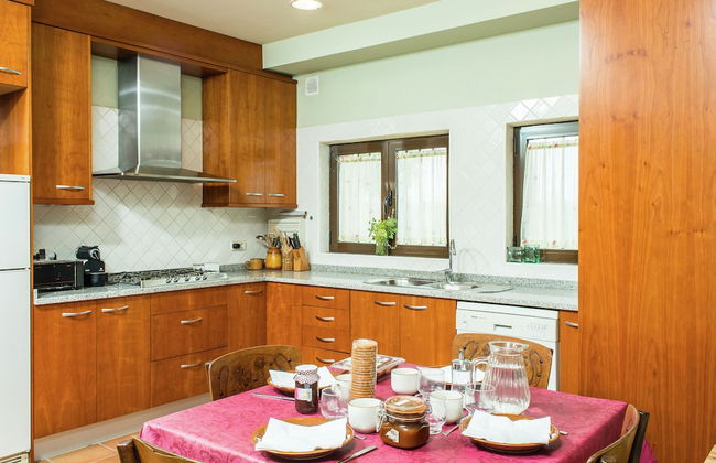 Large Farmhouse with Private Pool & Large Garden near Beach - Foto 3