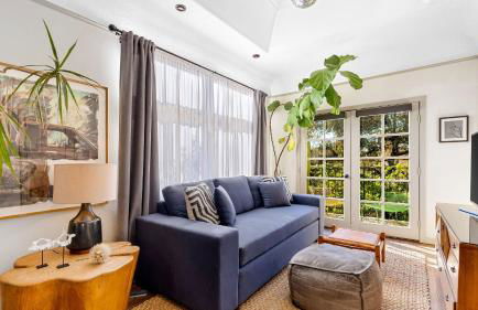 Spanish Revival Charm in Silver Lake w Patio BBQ Walkable Location Maltman Manor by AvantStay - Photo 6