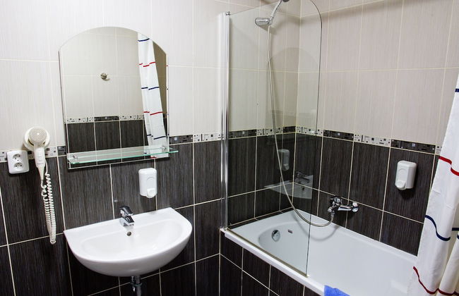 Royal Court Apartments - Photo 26