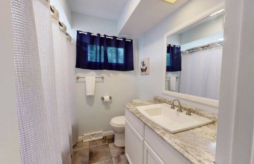 Rustic Kirtland Farmhouse Retreat - Foto 11