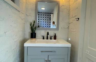 Martin Mill, Santa Fe Inspired Bungalow, 5 minutes to downtown - Foto 6