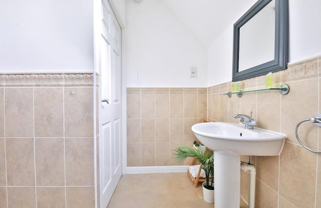 2 Bed House Near Beach with Free Parking - Foto 58