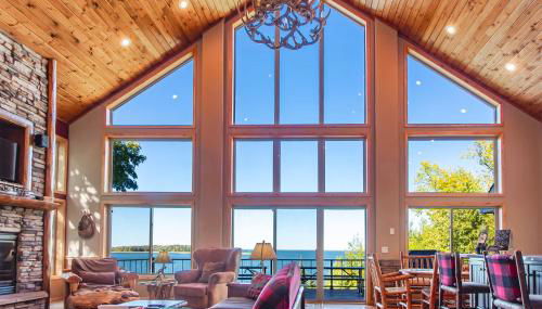 Spacious Leech Lake Home on 2 Private Acres, 200' of lake shore 15 Minutes to Walker with boat lift, dock, swimming, fire pit - Foto 4