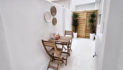 Peaceful & bright apartment with patio - Center - Foto 3