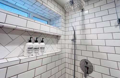 Celebration Chalet! Quant, cozy, a few blocks from BSU and close to downtown Boise, Fireplace, 4 beds, and seating for 6 Pets Welcome! - Photo 22