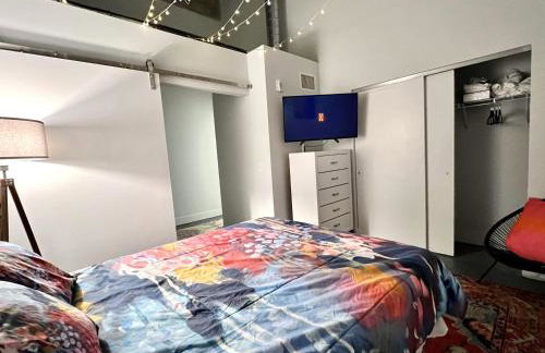 Swanky loft at Historic Peters Cartridge Factory - Foto 11