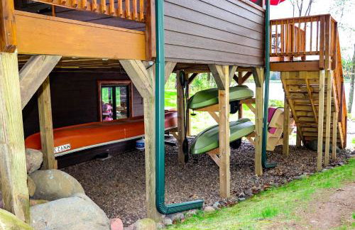 Cozy Lakefront Retreat with Game Room, Outdoor Living and Dock in Wisconsin - Foto 78