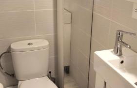 Beachfront Apartment with Sea Views & Private Parking - Foto 6