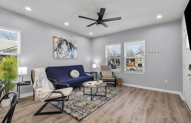 Retreat to a Brand-new Downtown Home 4br/3ba! - Photo 14