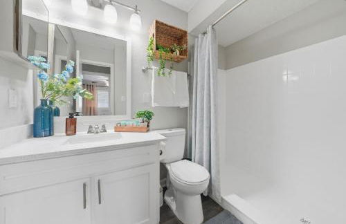 Modern 2BR2BA w King Bed, Pool Gym #10 - Foto 27