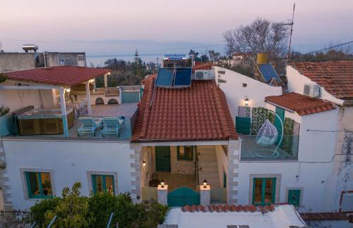 Cozy Secret Home with Jetted Tub - Foto 3