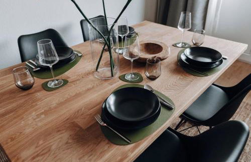 NASA Homes ruhiges Apartment WLAN Arbeitsplatz Balkon Hotelbetten - Foto 30