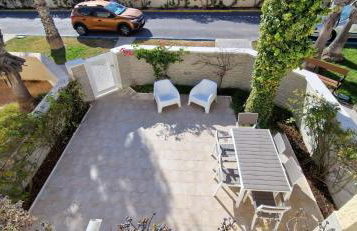 Seafront House,Sea Views,Pool and BBQ, Airport 10 mns - Photo 33