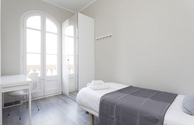 Barcelona Fira Apartments - Photo 20