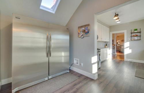 Charming Getaway, Walk to Windsor Lake and Downtown! - Foto 12