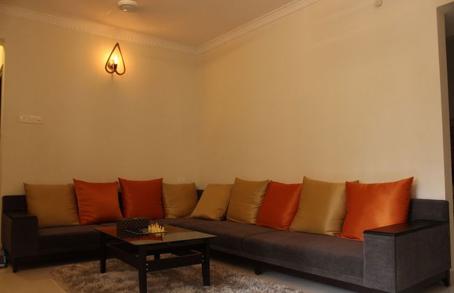 OYO 9364 Home Modern 2 BHK Pool View Candolim - Photo 9