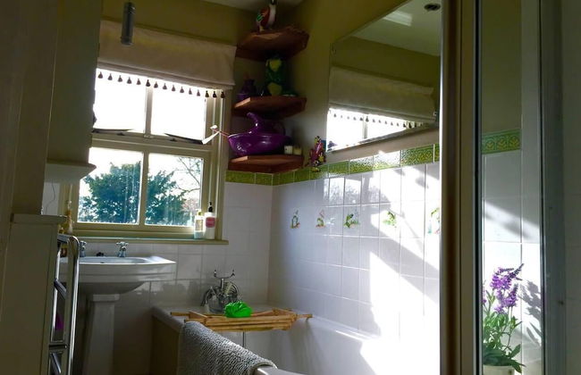 Lovely 4-bed House in Village of Sandhurst - Foto 12