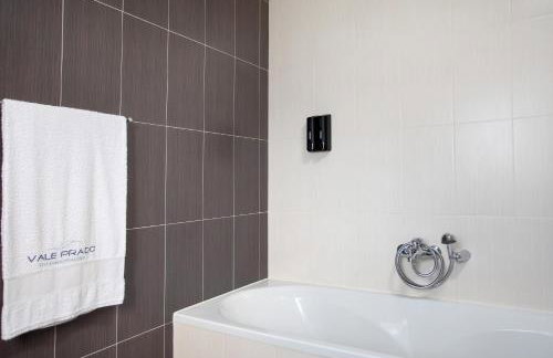 Villa Rosa com Piscina e Jacuzzi - Foto 22