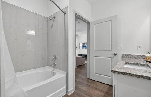 Cozy 2 BR Apt |King Bed |Pool |Gym| Close to Mayo - Foto 20