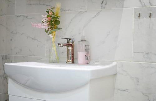 Open Mind Property - Hot Tub, 8 Guests & Free Parking - Foto 18