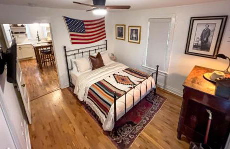 Leipers Fork Village Bungalow with Hot Tub & Firepit - Foto 16