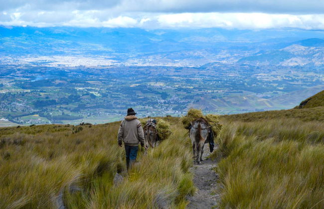 Hiking to the Chimborazo Volcano Ice Mine - Foto 3