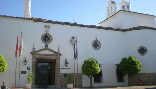 Free tour por Mérida - Foto 4, Fachada del Parador de Mérida, Extremadura