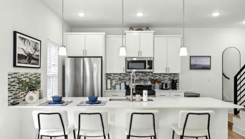 Luxe 2023NewBuild Entire home with 3BR 7BDs Ideal for Long Winter Stays, Outdoor, Central - Foto 4